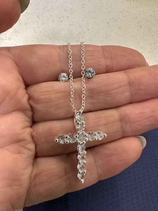 Набір хрестик та сережки з цирконієм срібло 925