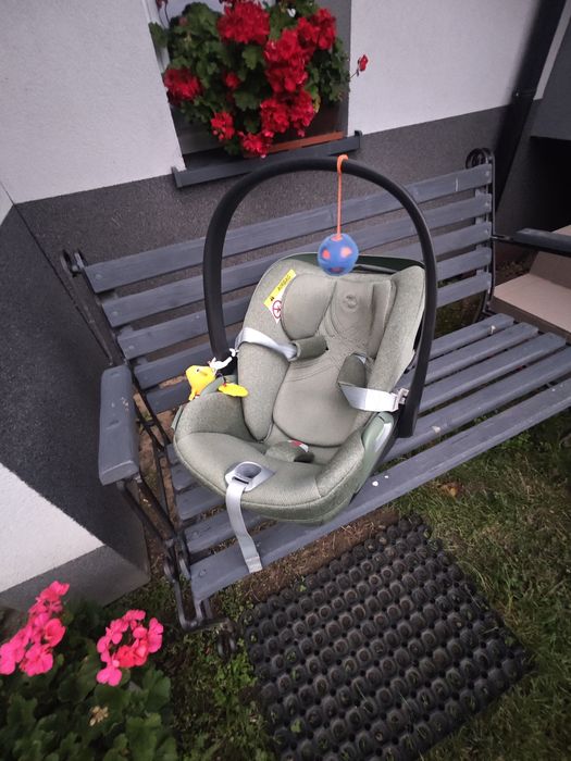 Cybex Cloud T Plus i-size + baza - na gwarancji