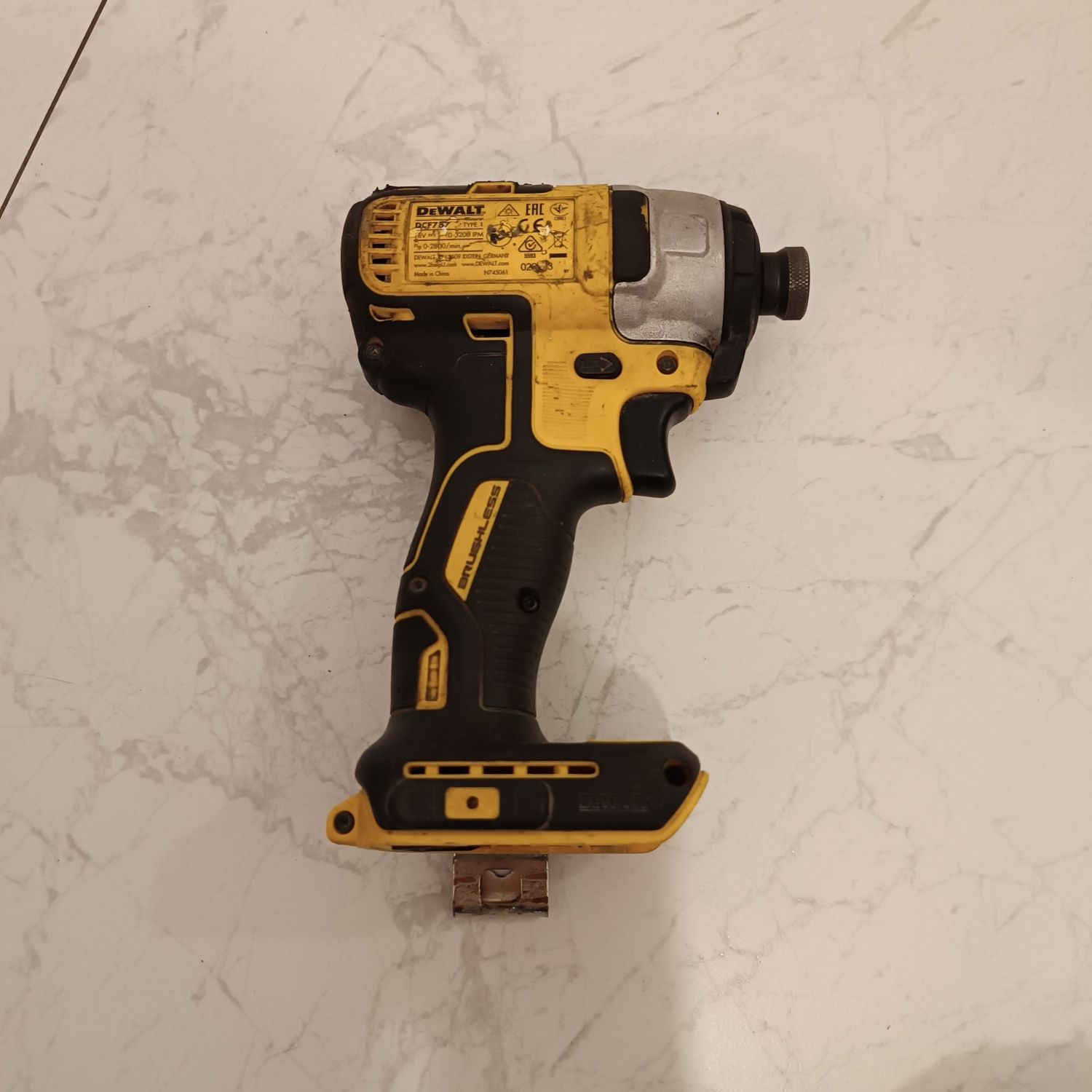 Zakrętarka DeWalt DCF 787