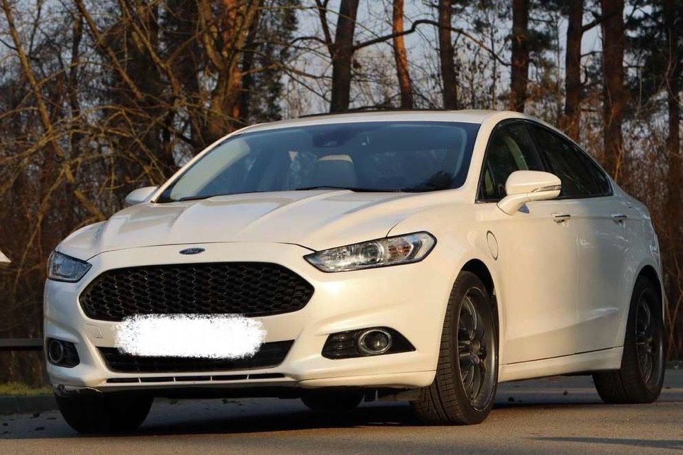 Продаю свій Ford Fusion Hybrid 2.0, 2016 року.