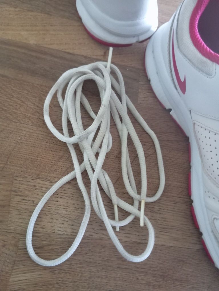 Tênis Nike T-LITE 38,5 H/M (novos)