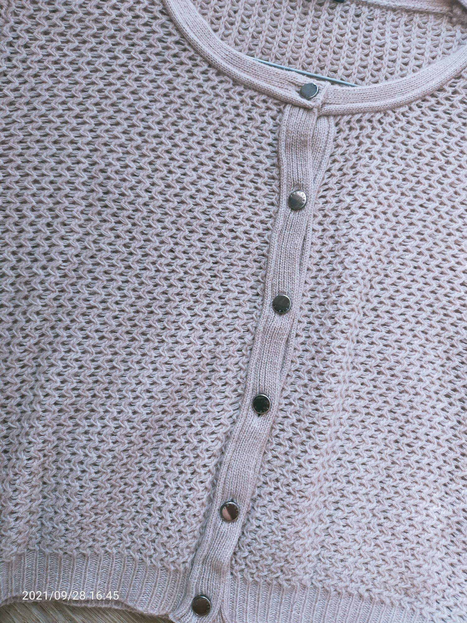 Nowy sweter na guziki M
