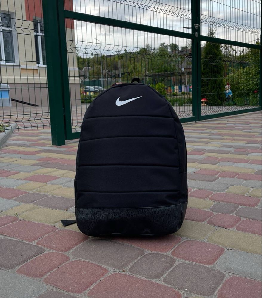 Спортивный городской рюкзак оригинал найк черный мужской чорний спорт