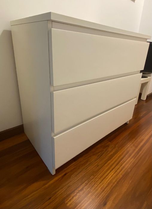 Comoda Ikea malm 3 gavetas como nova