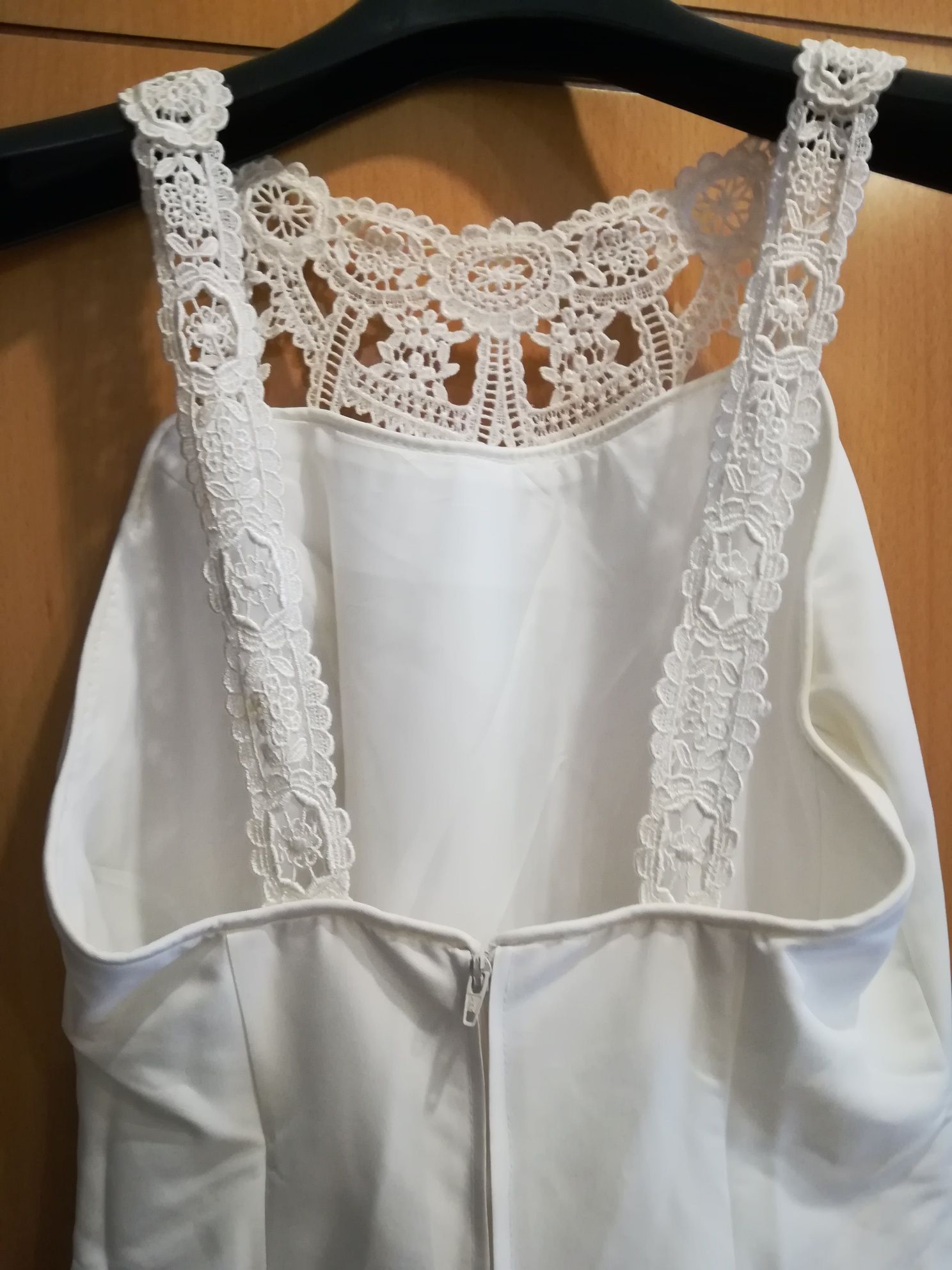 Vestido de noiva com véu