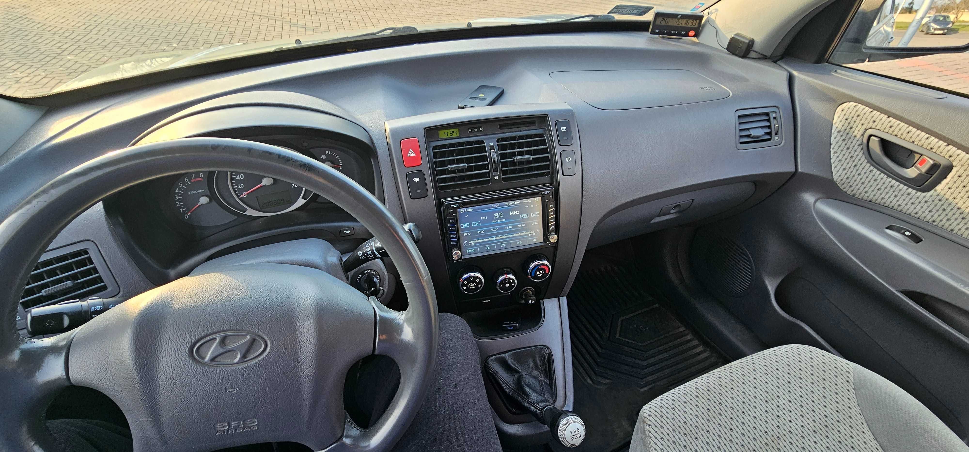 Hyundai Tucson 2005 benzyna 4x4 przyciemniane szyby hak