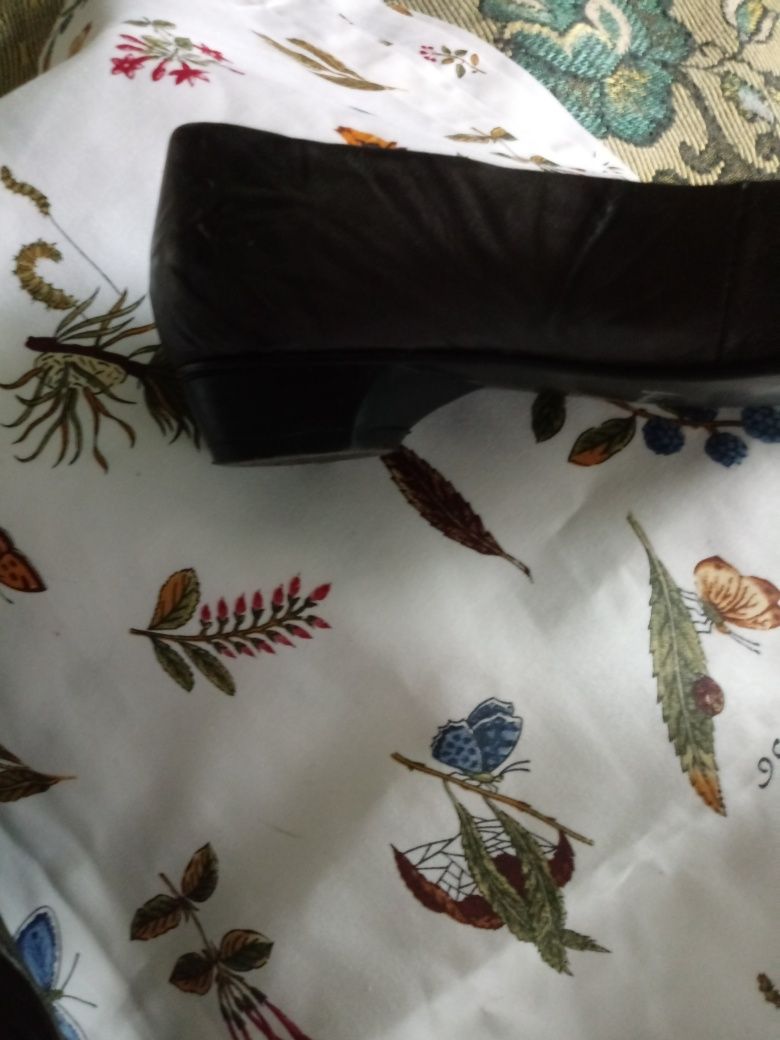 Buty czółenka damskie skórzane rozmiar 37 firma venetti