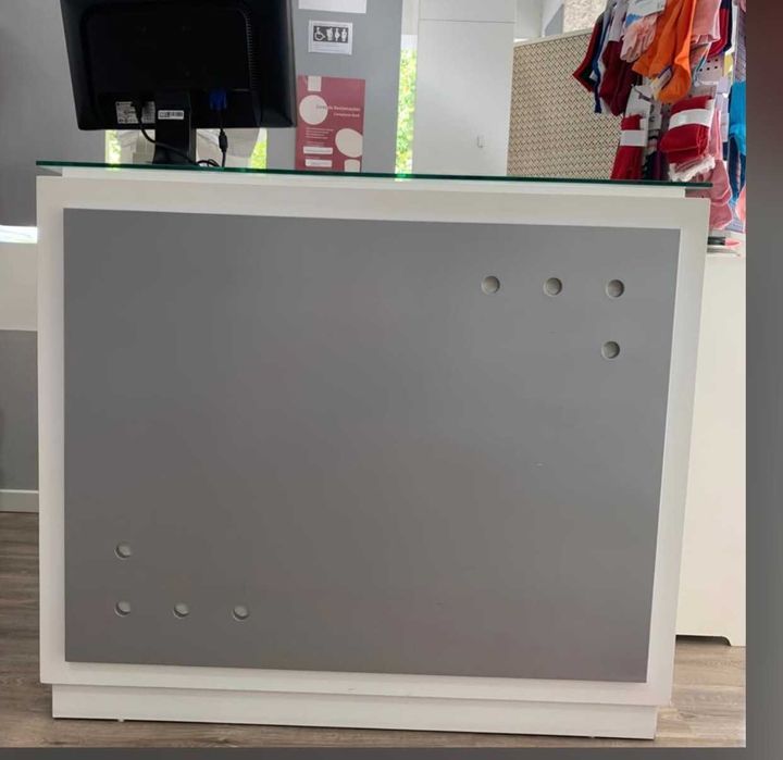 Balcão lacado de loja/recepção