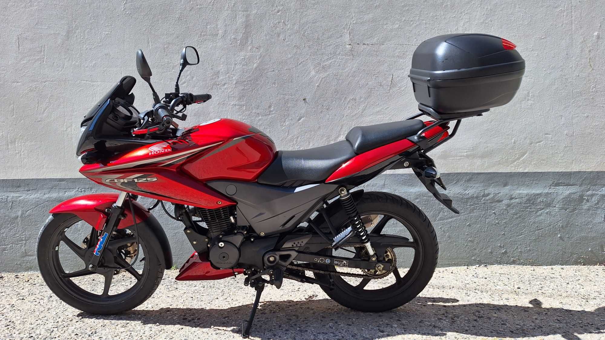 Honda CBF125 (14.342 kms)