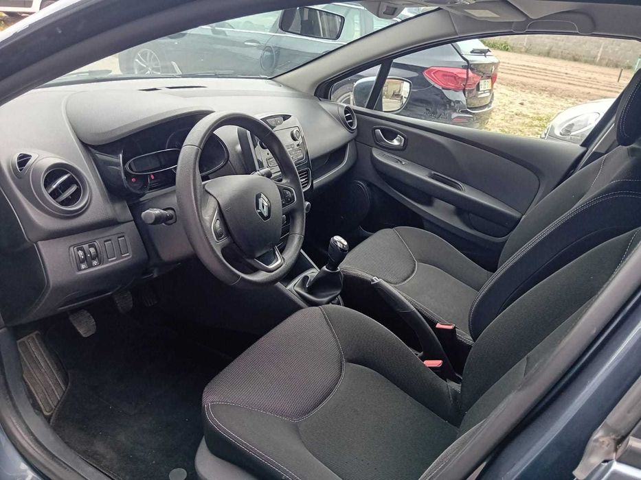 Renault Clio IV 1.2 16 V – Nacional ( pequeno sinistro )