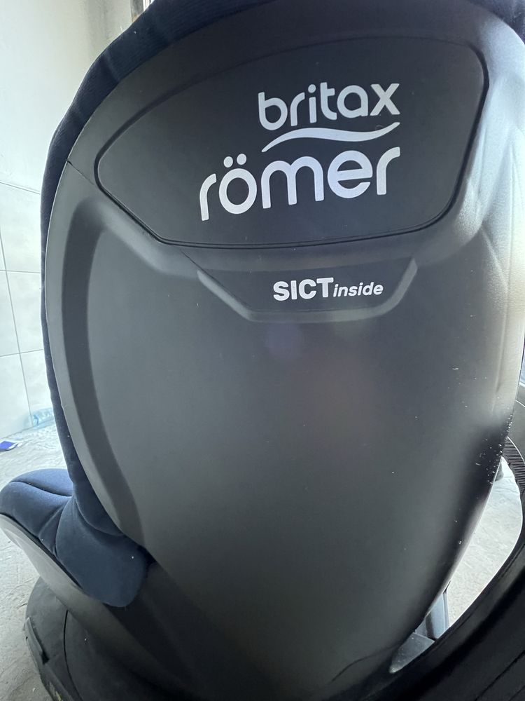 Fotelik obrotowy Britax Romer Dualfix M Plus-Size