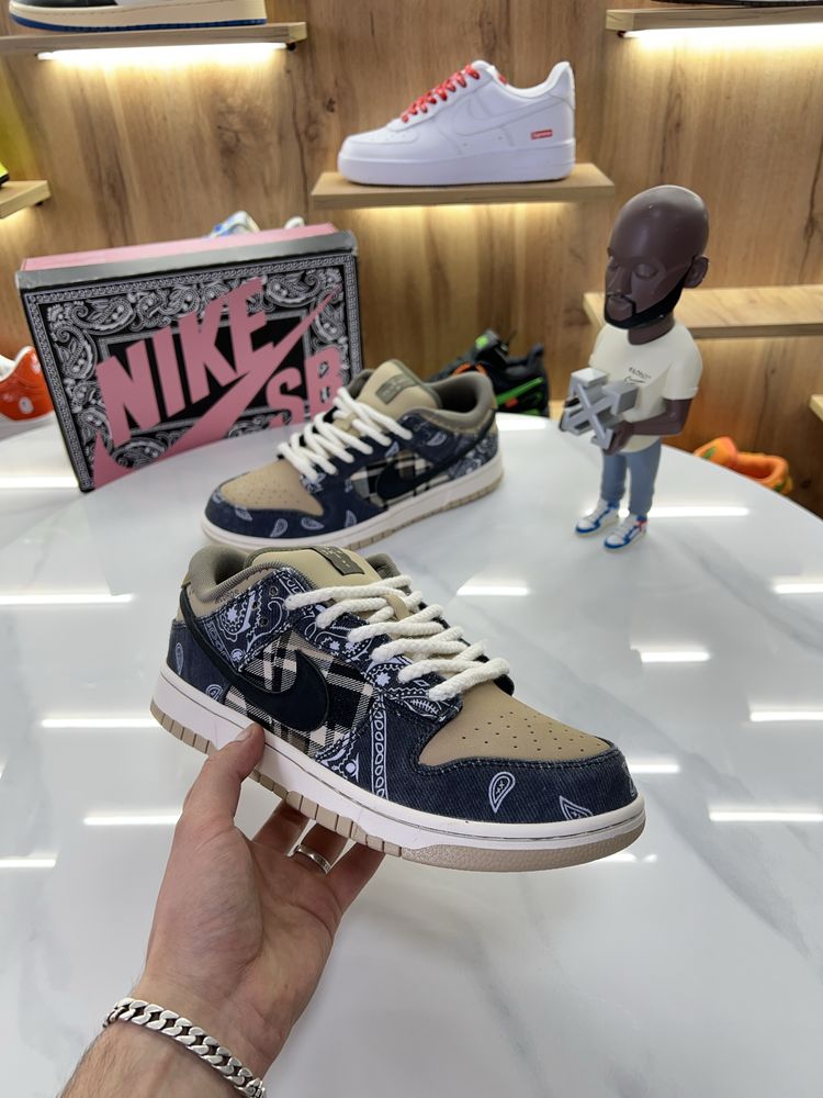 Кросівки Sb Dunk Low x Travis Scott Cactus Jack