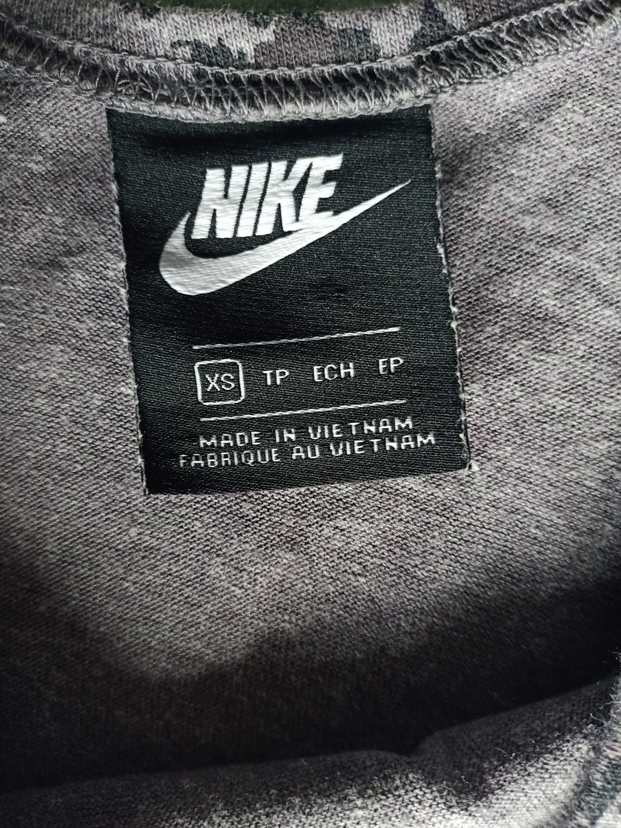 Kombinezon Nike na ramiączkach z krótkimi spodenkami r. XS