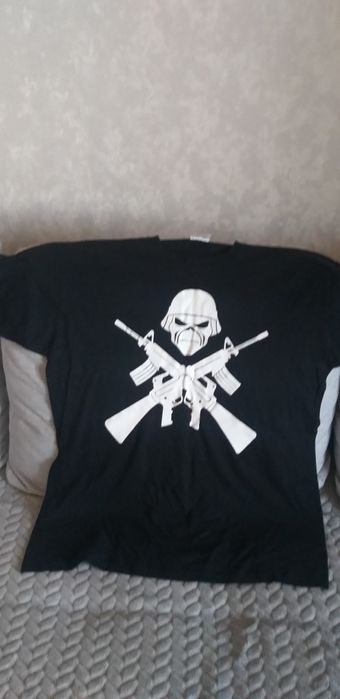 Продам мужскую футболку б.у.