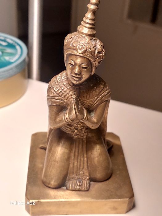 Figurka , rzeźba Budda , brąz lub mosiądz piękna , ciężka  solidna