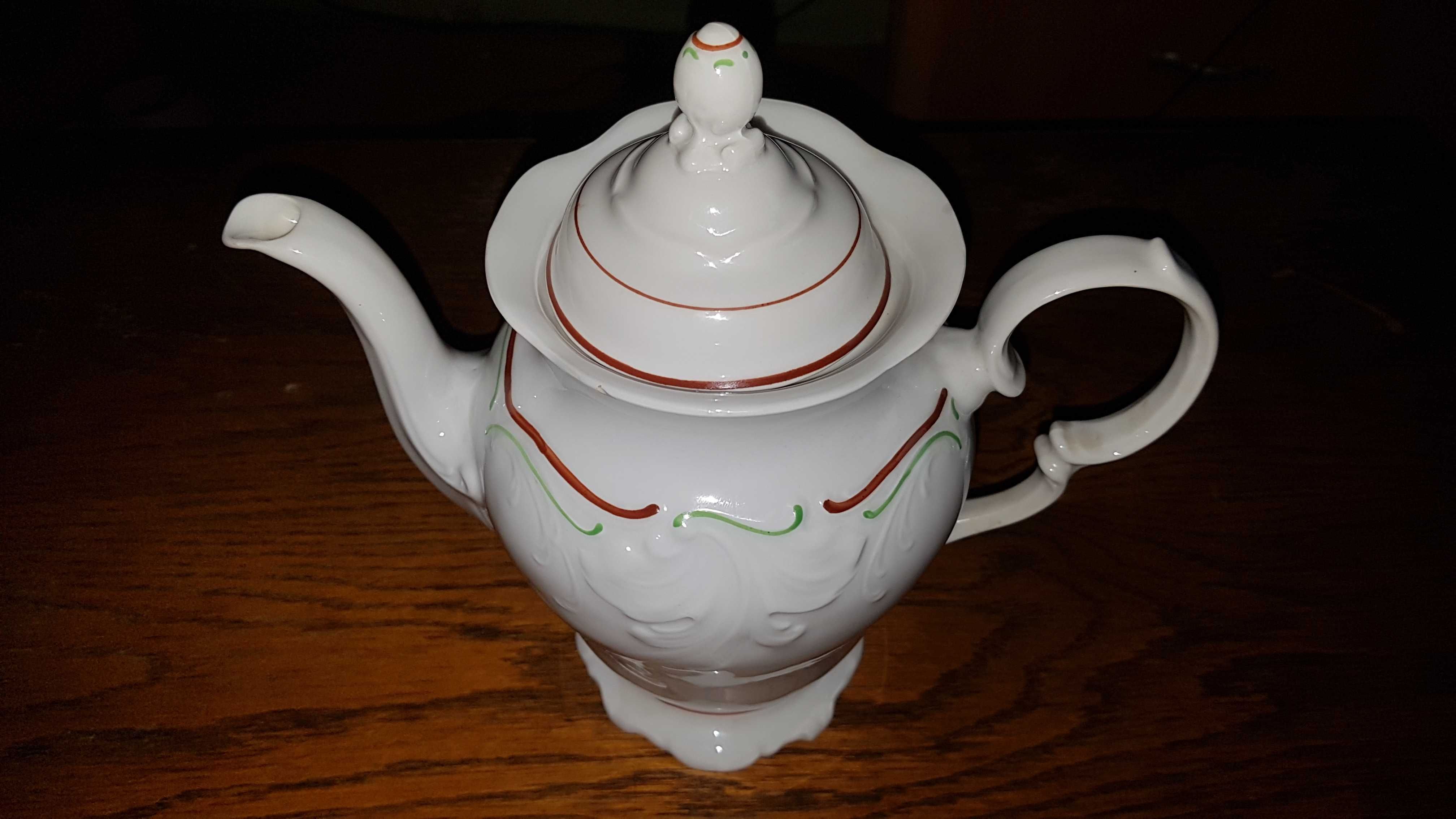 Porcelanowy Dzbanek do herbaty zestaw "Wałbrzych"