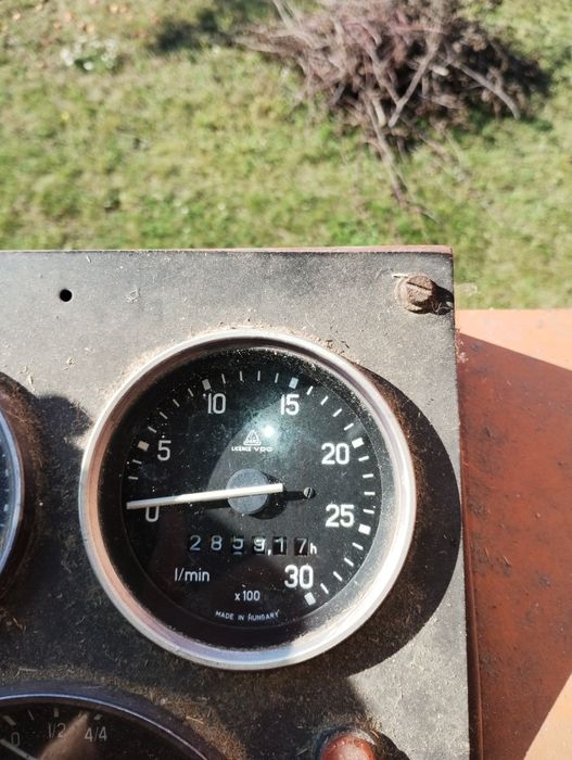 Kombajn zbożowy Bizon Z056