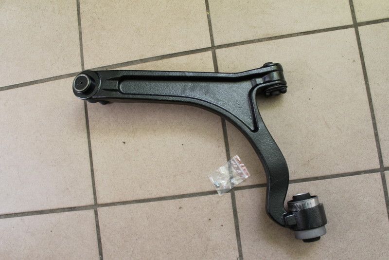 Nowy wahacz Chrysler Pacifica 04-08