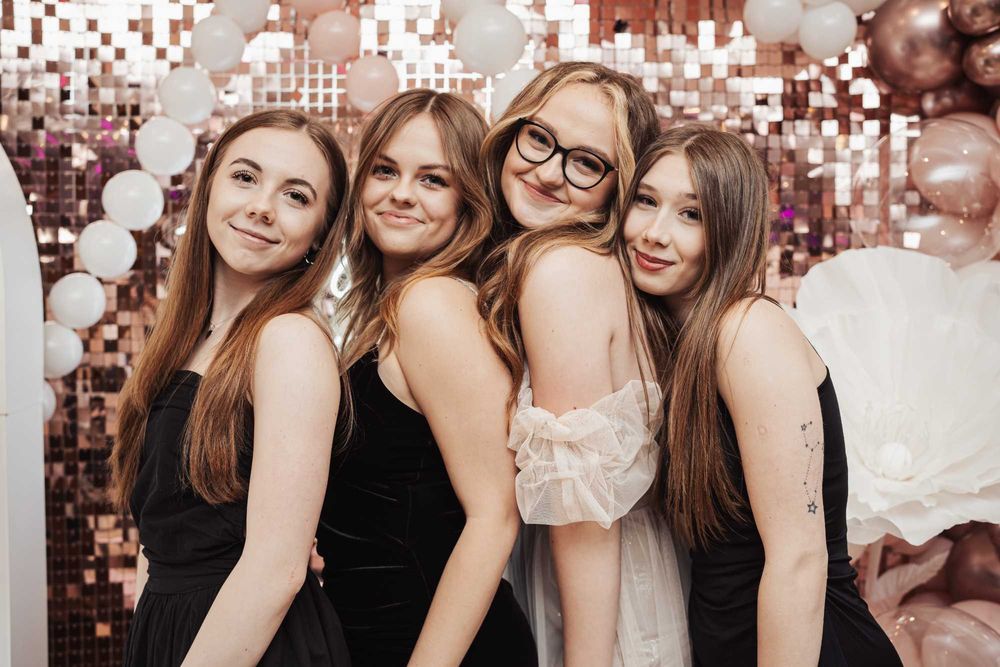 Fotograf - na Osiemnastki | Imprezy Firmowe | Studniówki | Urodziny