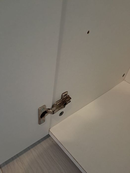 Armário vassoureiro - 79x42x180