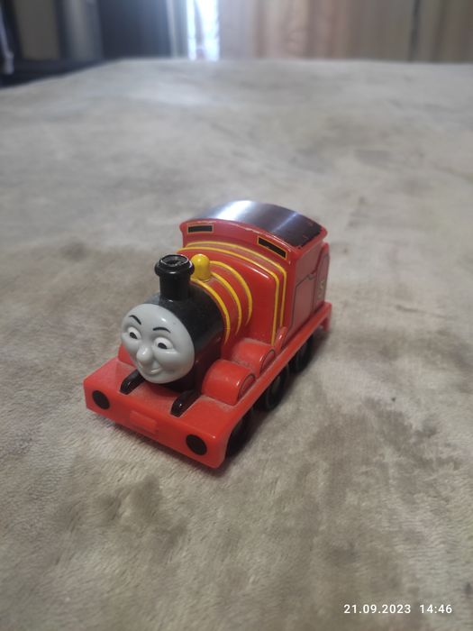 Продам колекціонну  іграшку кейс Томас для паровозиків.