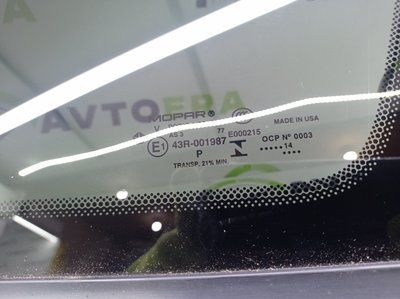 Боковая форточка хром правая JEEP CHEROKEE 14- 68224804AA