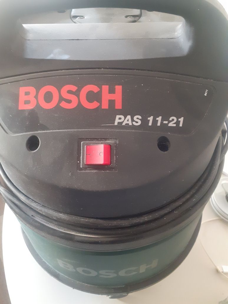 Aspirador Bosch PAS 11-21 liquidos e solidos