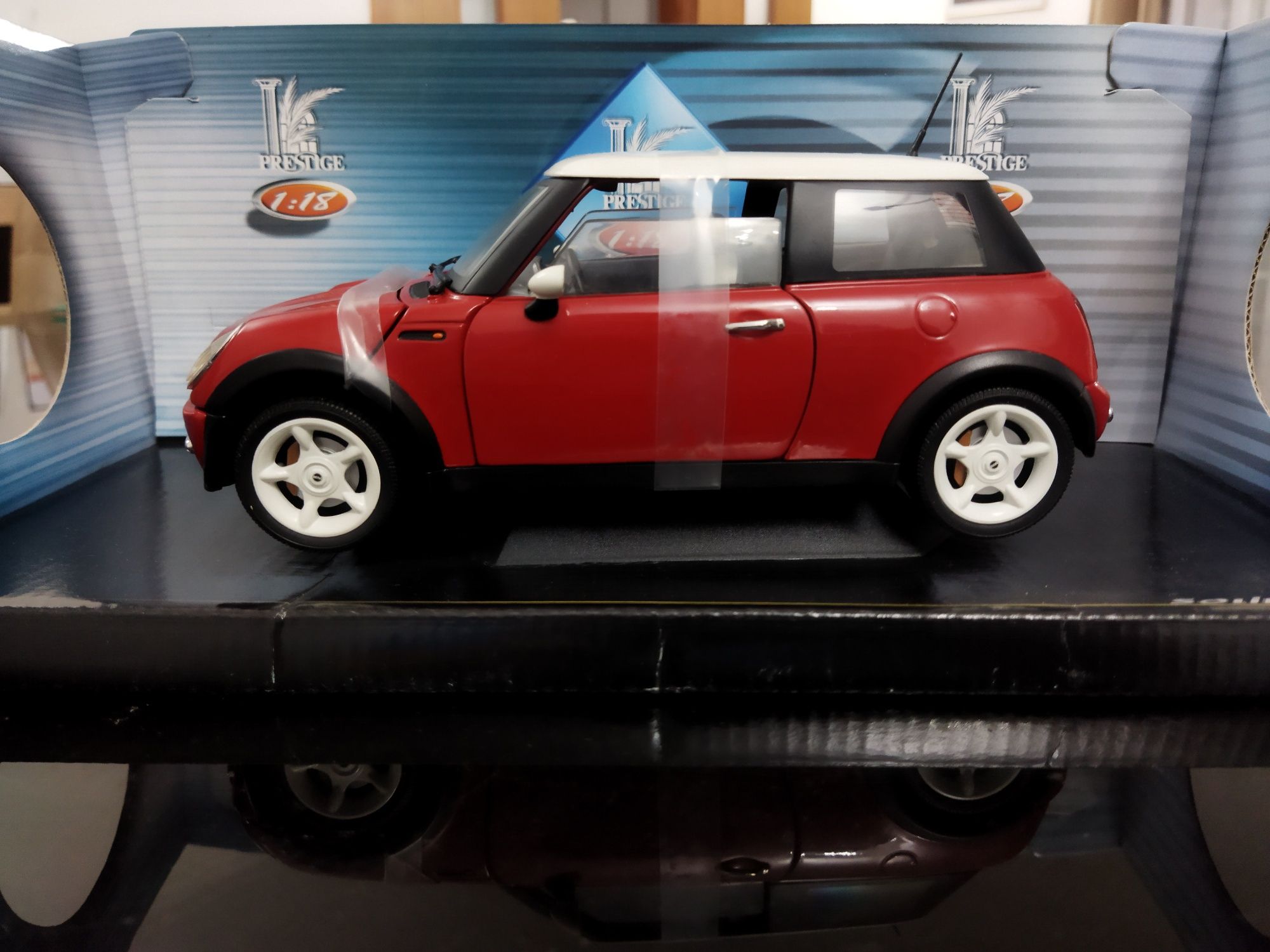 Mini Cooper escala 1/18 Solido