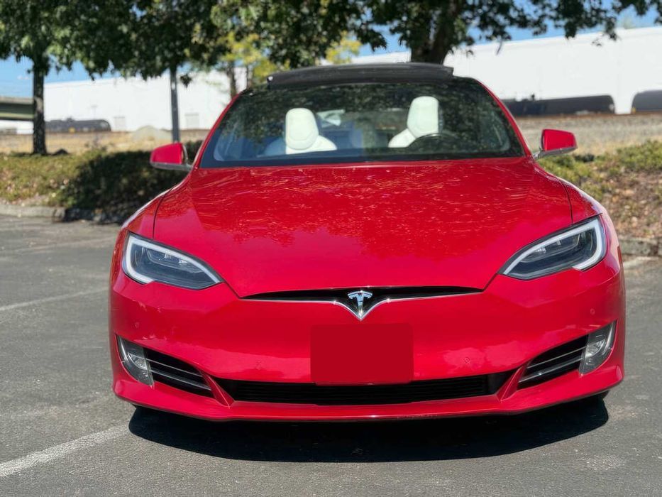 Tesla Model S 100D      2018