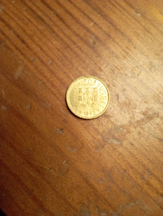 Moedas de 1 Escudo português anos 1981 a 1986