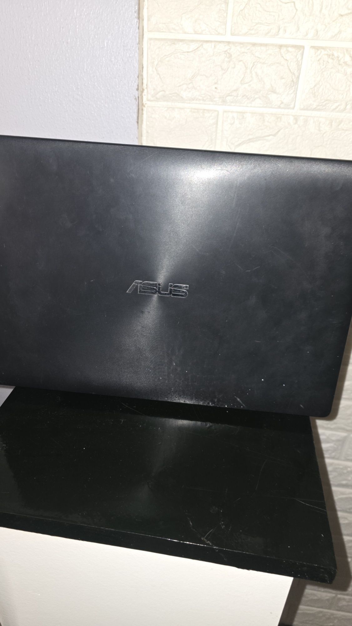 Portátil Asus F553M