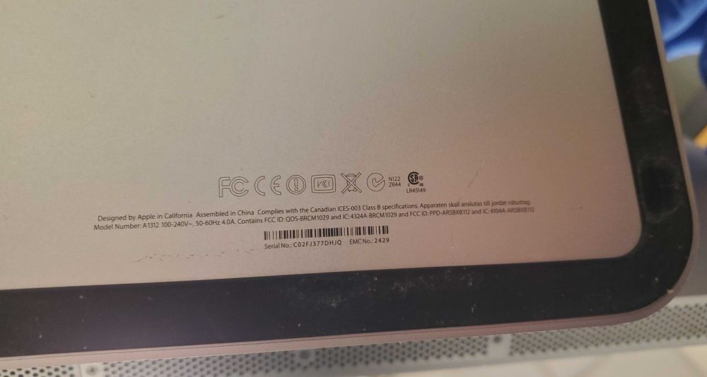 Apple iMac 27" (A1312) + Apple Wireless Keyboard (A1314)