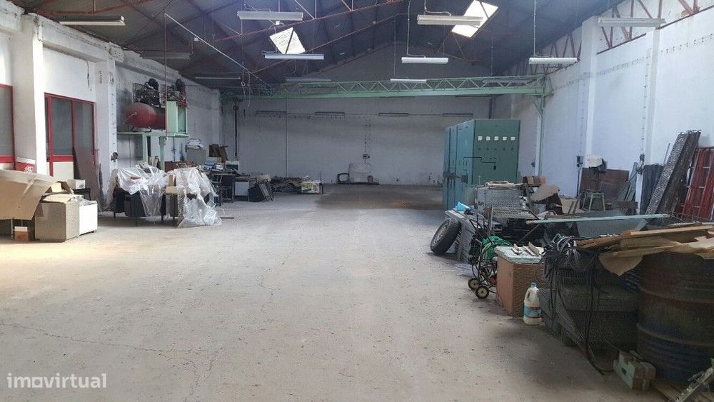 Armazém para venda em Odivelas