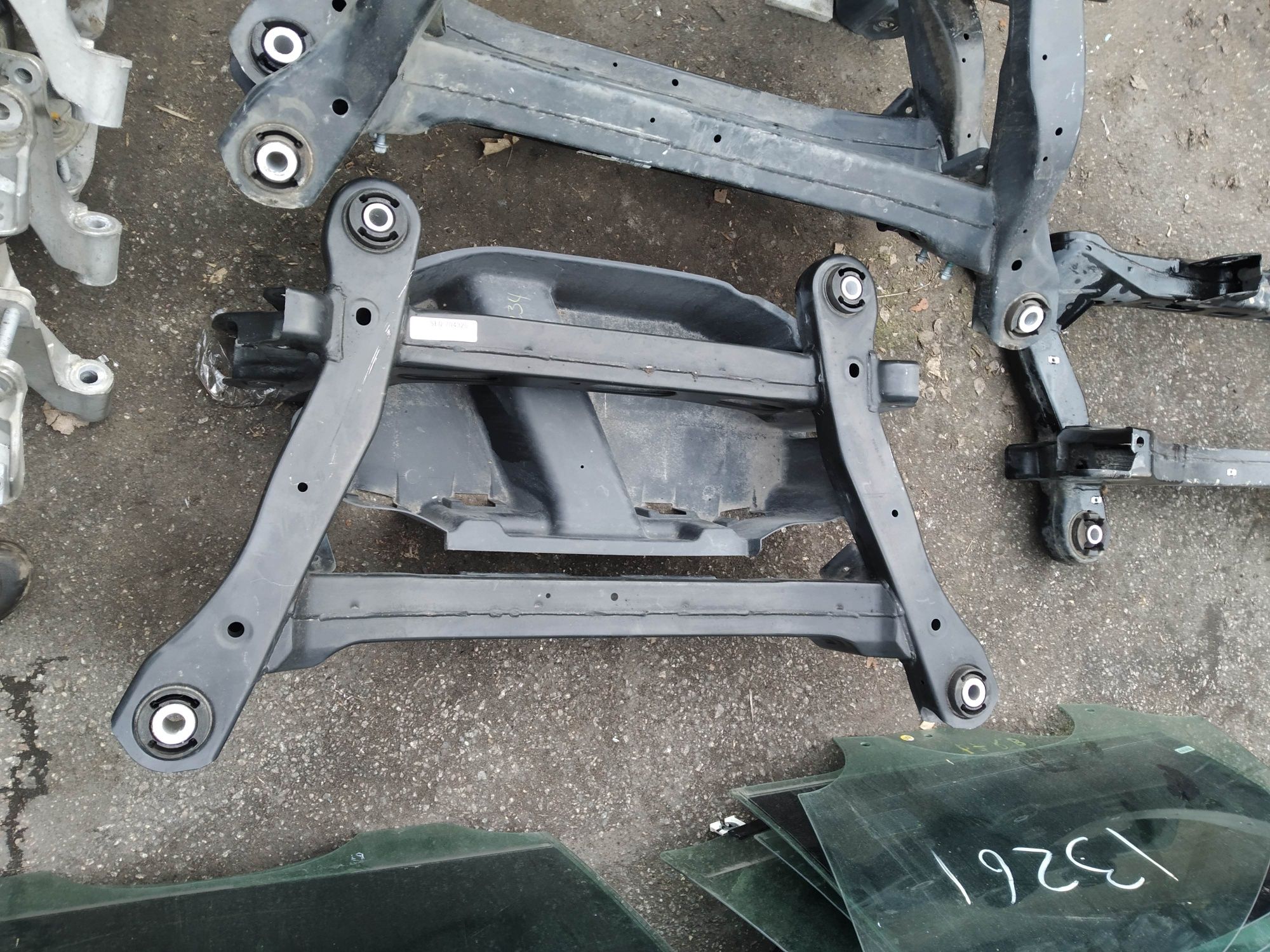 Chrysler 200 15.16.17г подрамник задний fwd 68165808