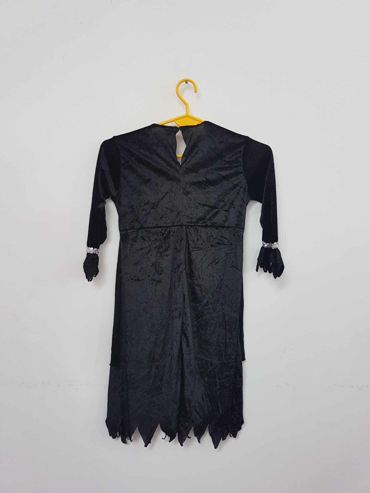 Sukienka przebranie czarownica hrabina rozmiar 127-137 cm. A3073