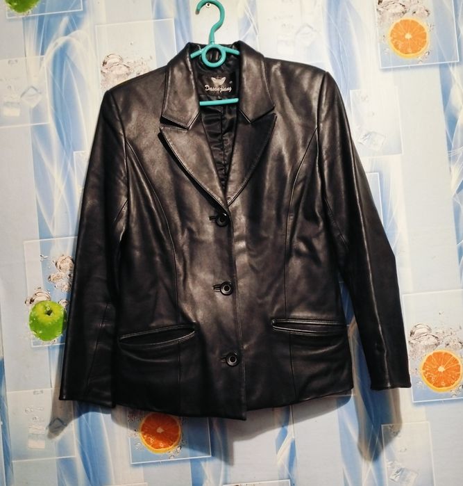 Продам женские куртки и пальто-36,38,40,42,46,48, р-ров