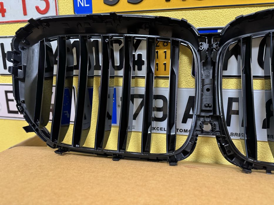 Решітка радіатора  BMW X5 G05 LCI 2023+  Ресталінг ноздрі 51137454887