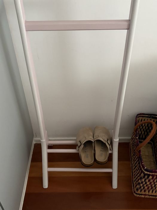 Cabide de Quarto Cinzento e Rosa