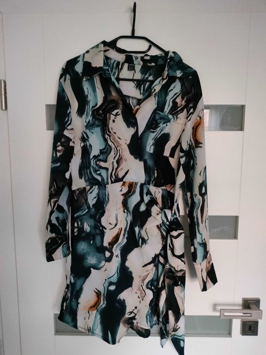 Zestaw sukienek dobry na M