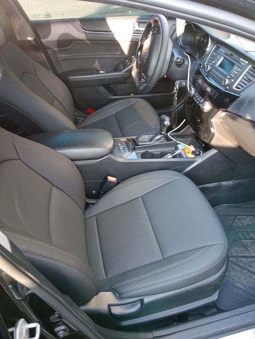 Автомобіль седан