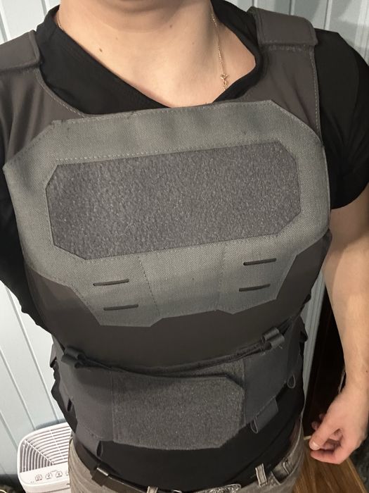 Kamizelka do skrytego noszenia wkladow balistycznych firmy condor
