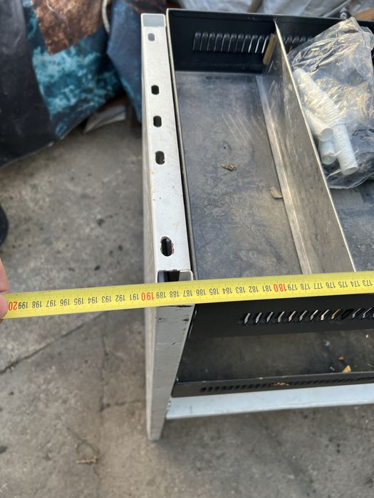 zabudowa busa Renault Trafic L1H1 190x100x40