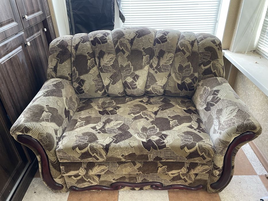 Диван в детскую.