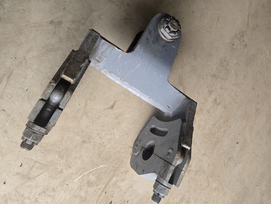 Zawiesie mocowanie Kiwadlo Fusch Atlas Libherr do koparki