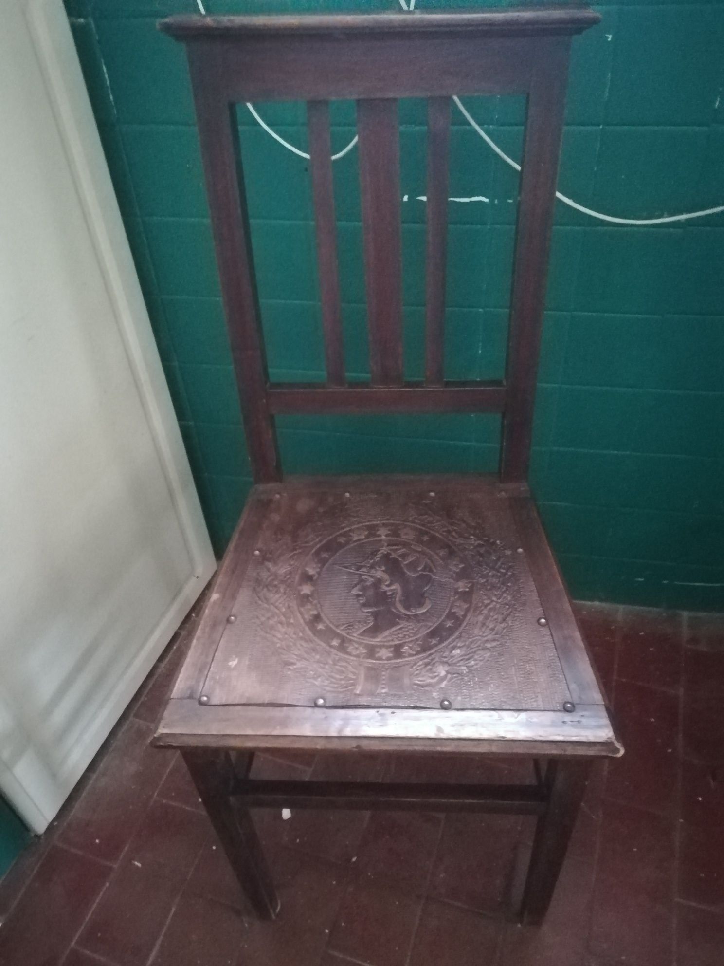 Cadeira em madeira vintege