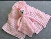 Handmade/ ręcznie robiony kocyk z przytulanką Króliczkiem