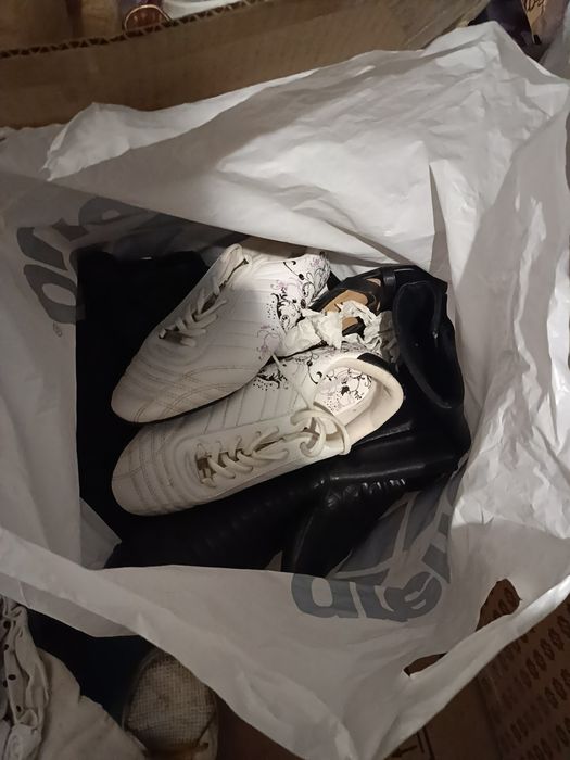 Безкоштовно одяг та взуття