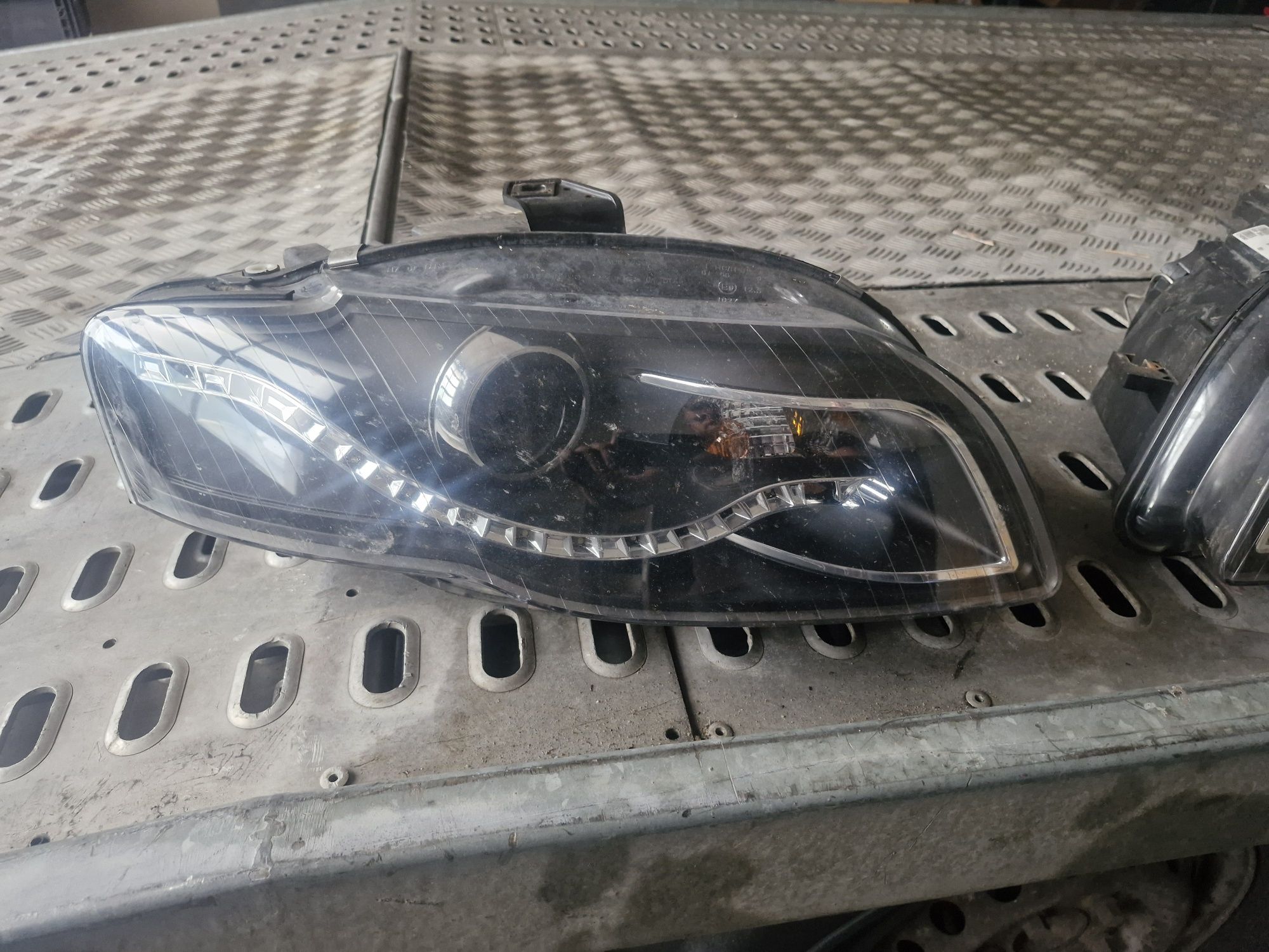 Lampy A4 B7 sprawne