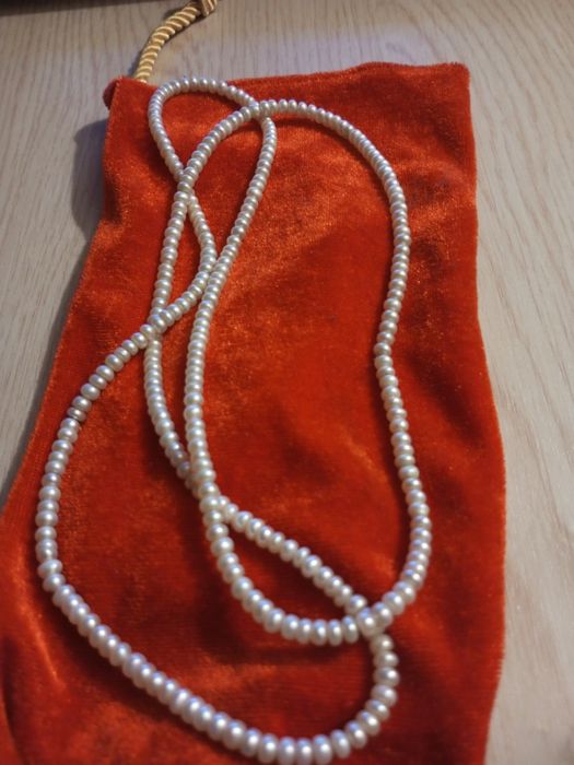 Намисто з натуральних перлів