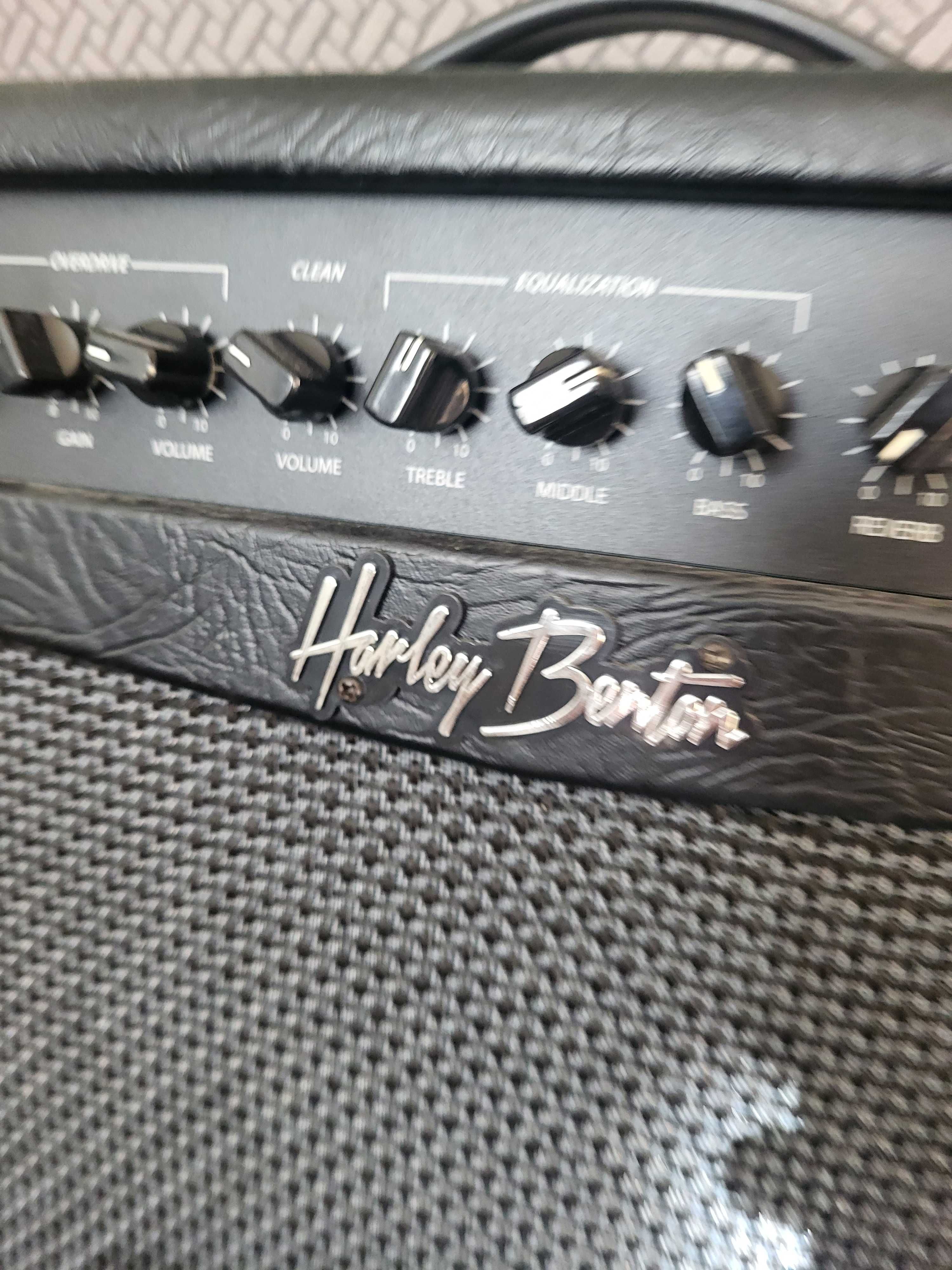 Wzmaczniacz gitarowy Harley Benton plus gitara oraz efekt gitarowy.